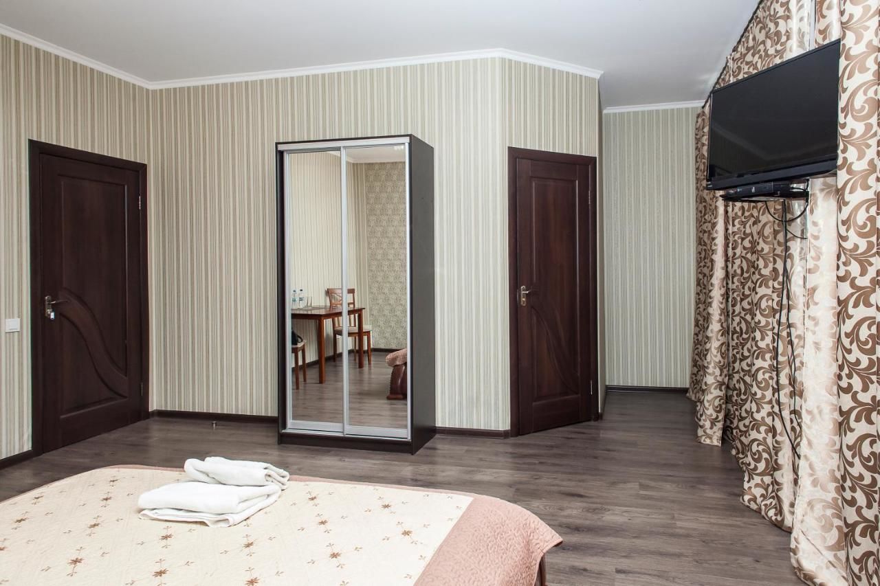 Отель Chyhorinskyi Hotel Киев-11