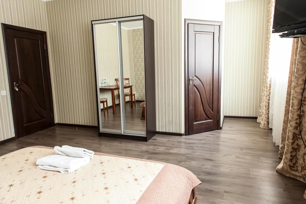 Отель Chyhorinskyi Hotel Киев-12